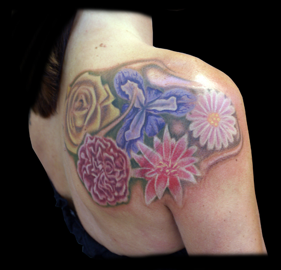 rose tattoos on shoulder