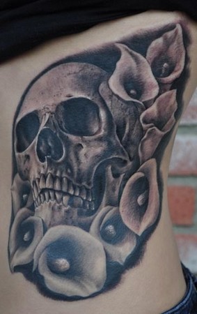 tattoos of skulls and flowers. Tattoos Blackwork. Skull and