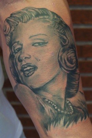 marilyn monroe tattoos. Marilyn Monroe Portrait Tattoo