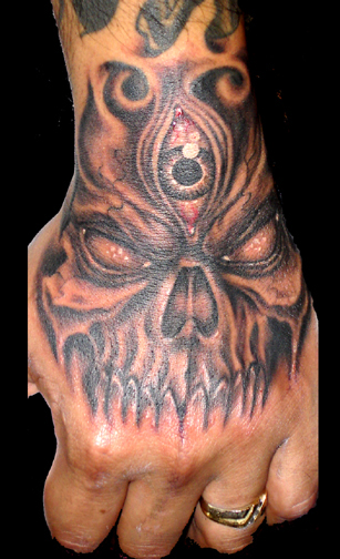 Looking for unique Blackwork tattoos Tattoos skull hand